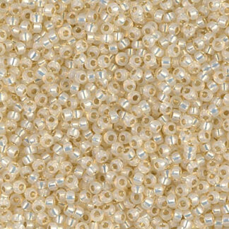 11-0577 Dyed Butter Cream Gold Lined Alabaster 2g